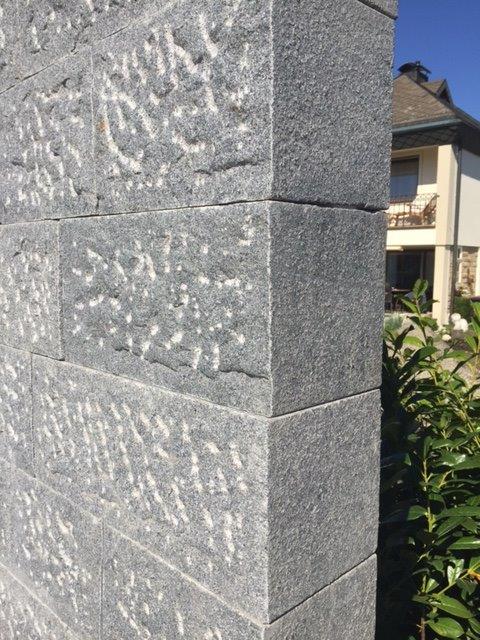 Systemmauerstein aus Granit DUNKELGRAU G654