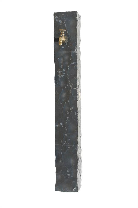Brunnensäule aus Basalt, handgespalten mit D 3,2 cm, 18x18x140 cm,