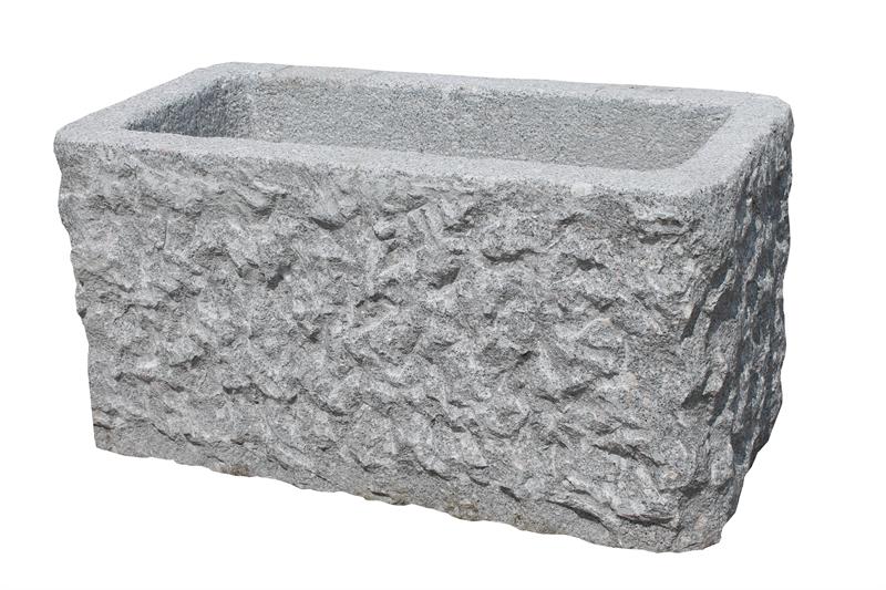 Trog aus Granit grau, L/B/H ca. 80x40x40 cm, "Antikisiert" Kanten