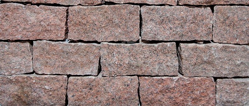 Granit VANGA rot – Mauersteine ca. 40x20x20 cm, allseits gespalten
