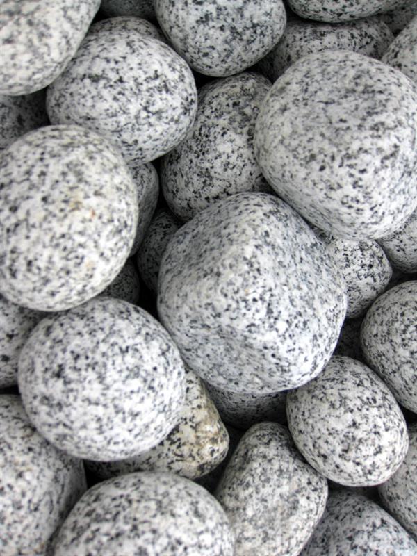 Granitzierkiesel Bälle, grau/schwarz, 40 - 60 mm Körnung, getrommelt, in Big Bag inkl. Befüllung