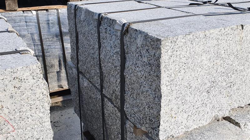 Mauersteine SCHLESISCHER Mittelkorn Granit, GESÄGT, ca. 30x30x60-120 cm,