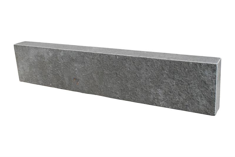 Basalt Leistenstein - 100x20x8 cm, allseits geflammt Basalt Leistenstein - 100x20x8 cm, allseits geflammt
