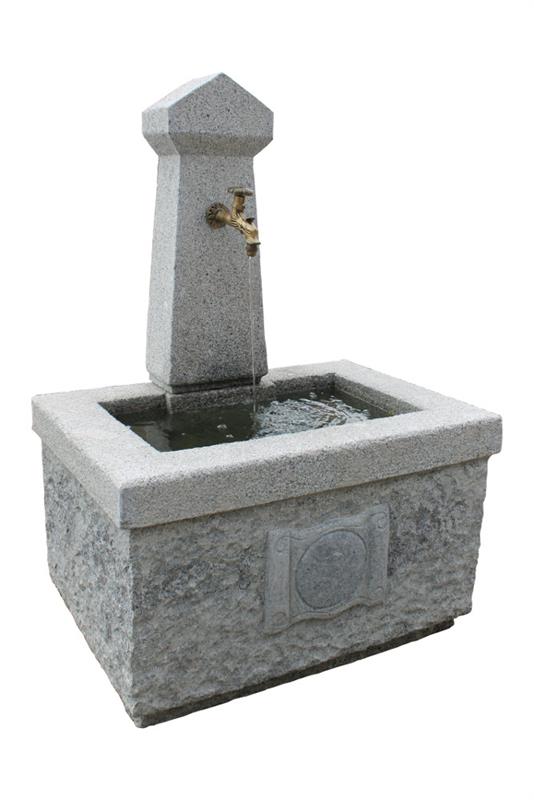 Granit Brunnen grau Massiver Gartenbrunnen aus grauem Granit mit Bronze-Wasserhahn und Zubehör
