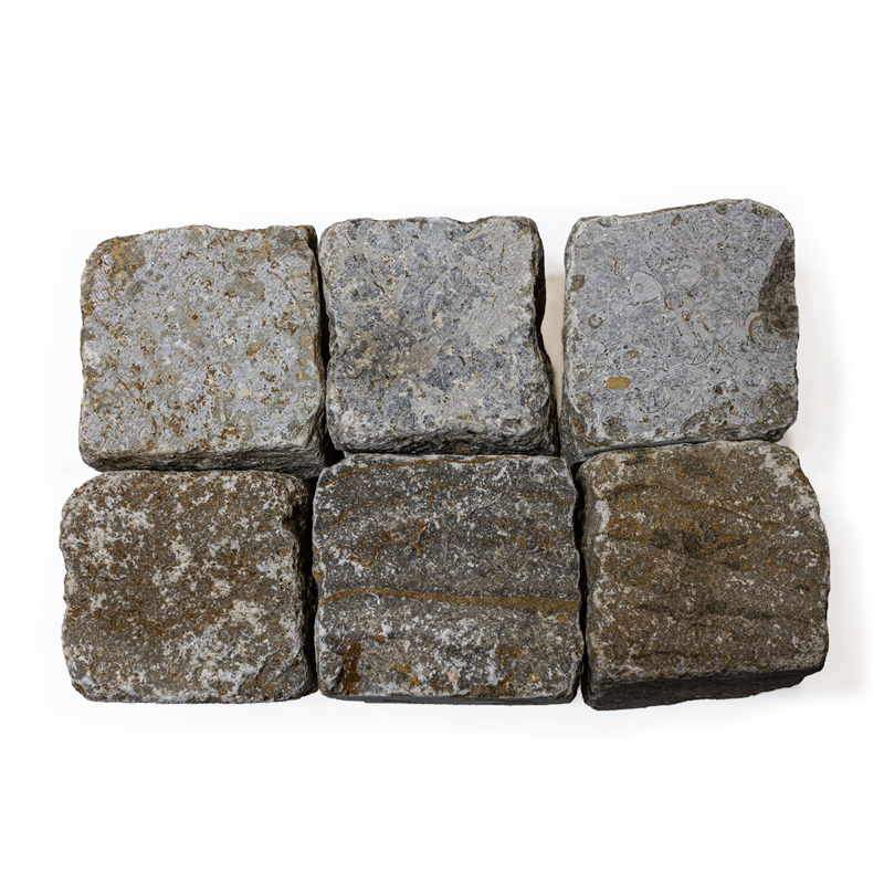 Pflastersteine aus Muschelkalk, ca. 15/15/15 cm, Oberfläche