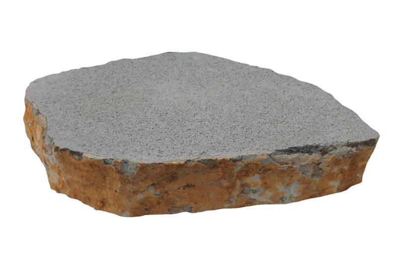 Trittsteine aus Basalt, rundlich, ca. 6 cm stark, Oberfläche wahlweise