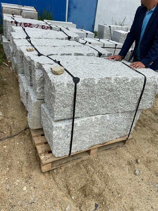 Mauersteine SCHLESISCHER Mittelkorn Granit, ca. 50x50 x freie Längen cm