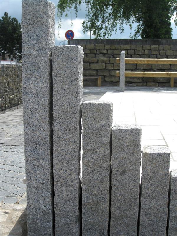 Palisaden Granit hellgrau, GESTOCKT, Querschnitt 12x12 cm - verschiedene Längen