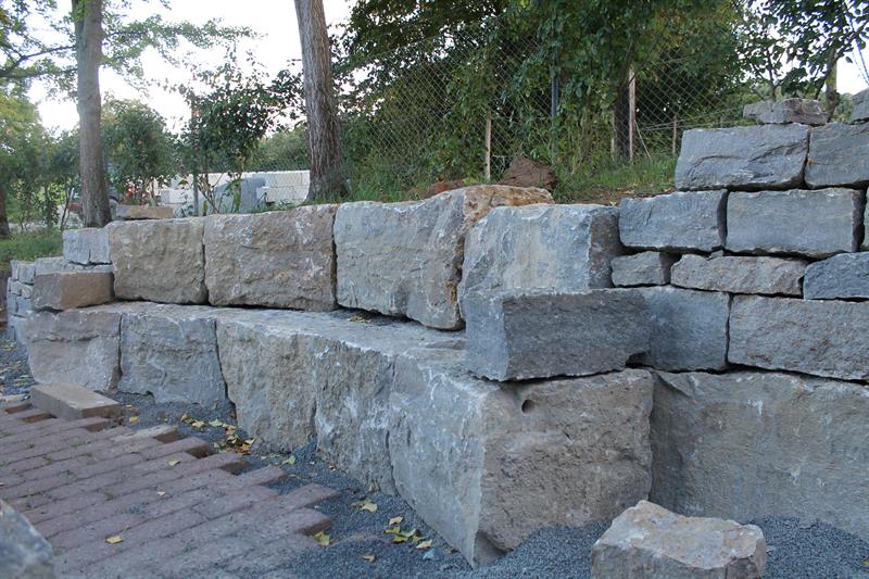 Muschelkalk Mauersteine GEPRESST – SELEKTION - H ca. 30-40cm, Muschelkalk Mauersteine GEPRESST – SELEKTION - H ca. 30-40cm,